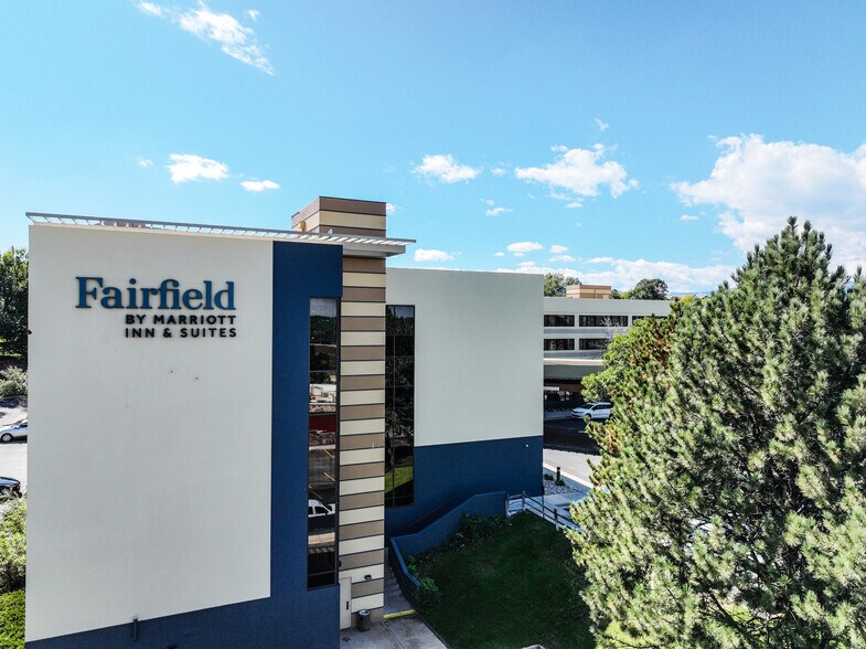 More Photos Of 3605 S Wadsworth Blvd, Lakewood Hotel For Sale