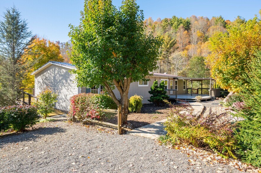 1055 Hylton Rd NW, Indian Valley, VA 24105 Manufactured Housing