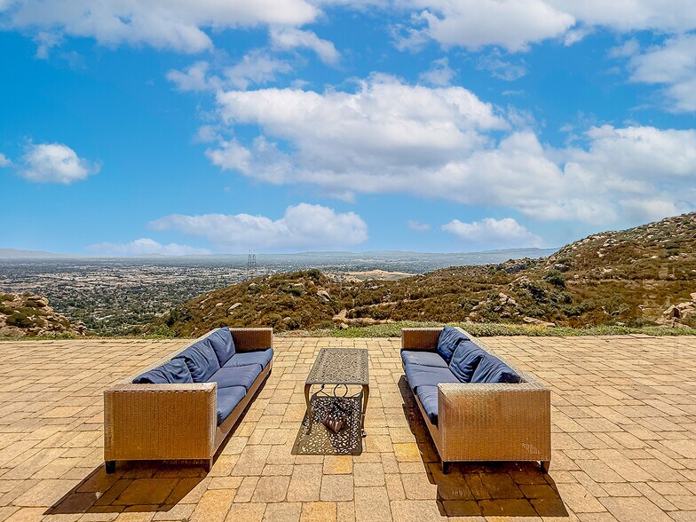 More Photos Of 10200 Lilac Ln, Chatsworth Specialty For Sale