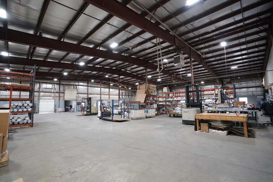 More Photos Of 77 Merrimack St, Concord Warehouse For Lease