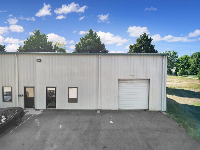 Primary Photo Of 3840 Matthews Indian Trail Rd, Matthews Light Distribution For Sale