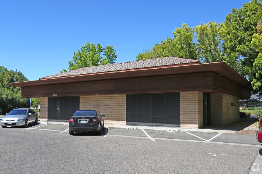 More Photos Of 3199 M St, Merced Office For Lease