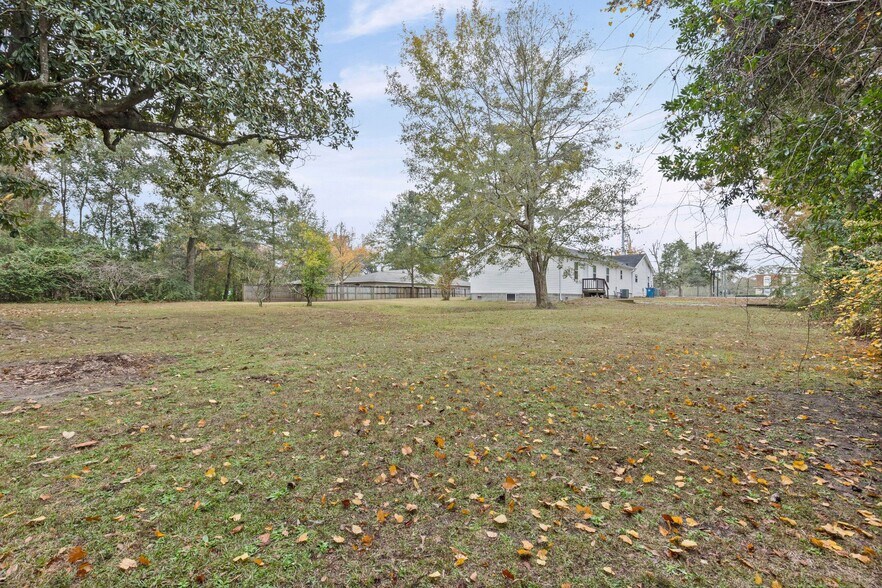 More Photos Of 6606 Old Shell Rd, Mobile Office For Sale