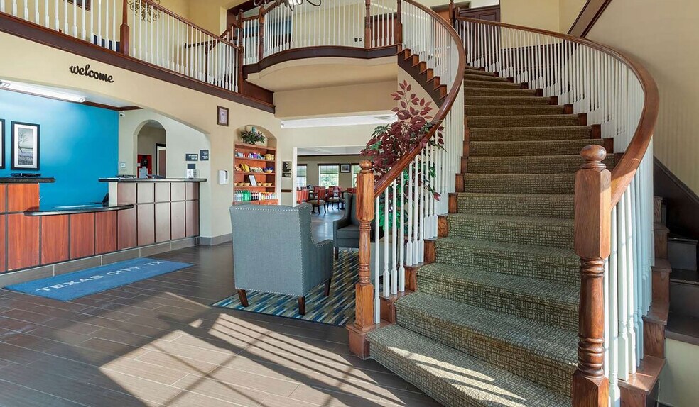 More Photos Of 320 Highway 146 N, Texas City Hotel For Sale