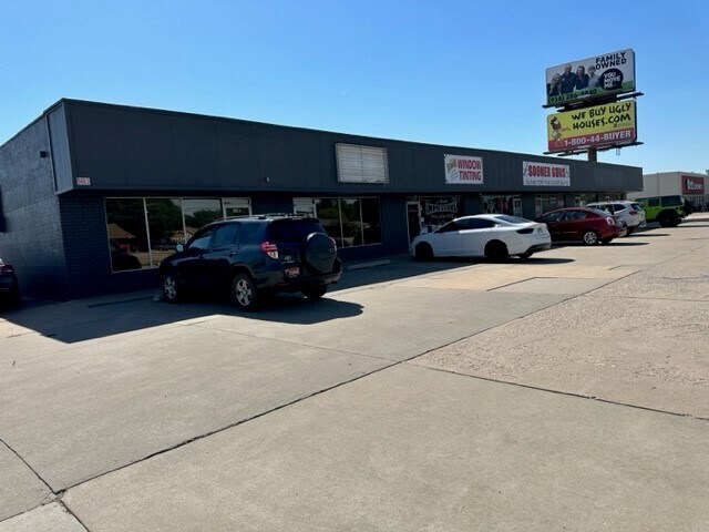 More Photos Of 5515 S Mingo Rd, Tulsa Unknown For Lease