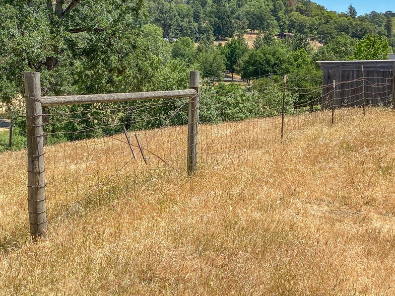 More Photos Of 8017 Old Highway 99 N, Roseburg Distribution For Sale