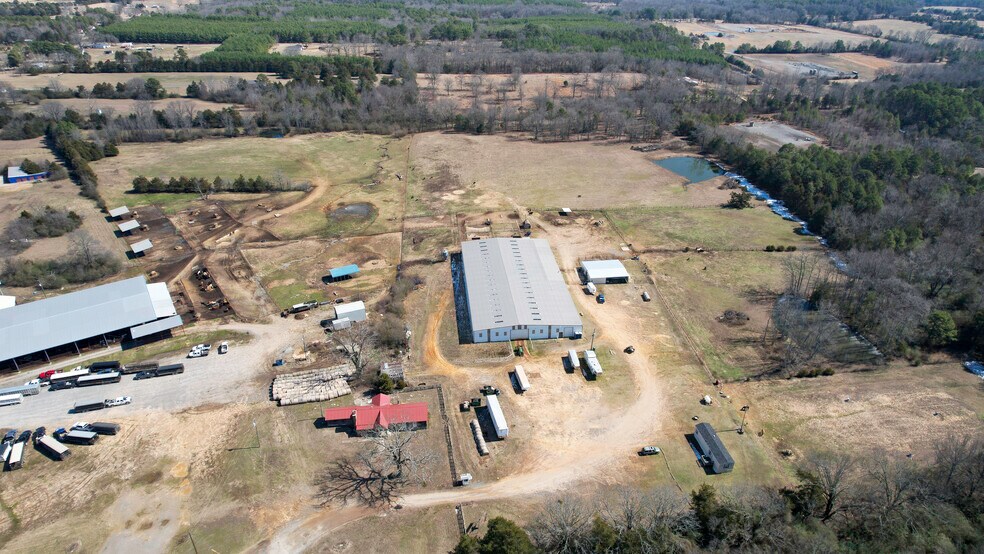 More Photos Of 99 Stacks Dr, Damascus Horse Stables For Sale