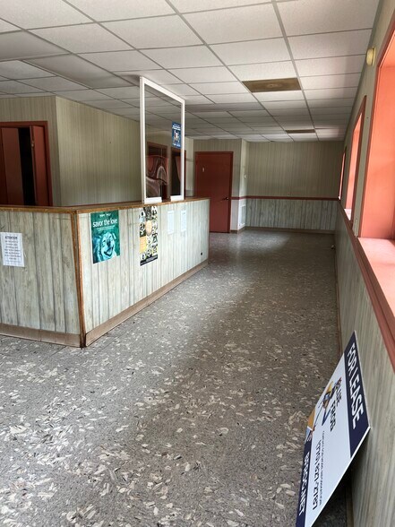 More Photos Of 988 Highway 75, Hiawassee Office For Sale