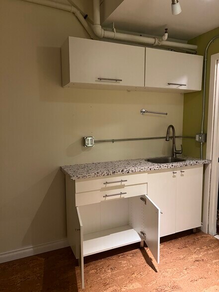 More Photos Of 8401 N Ivanhoe St, Portland Loft Creative Space For Lease