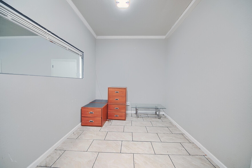 More Photos Of 33 E Magnolia St, Stockton Office For Lease