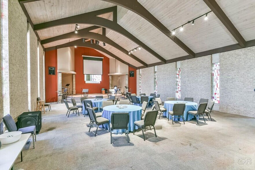 More Photos Of 426 Winnie, Galveston Religious Facility For Lease