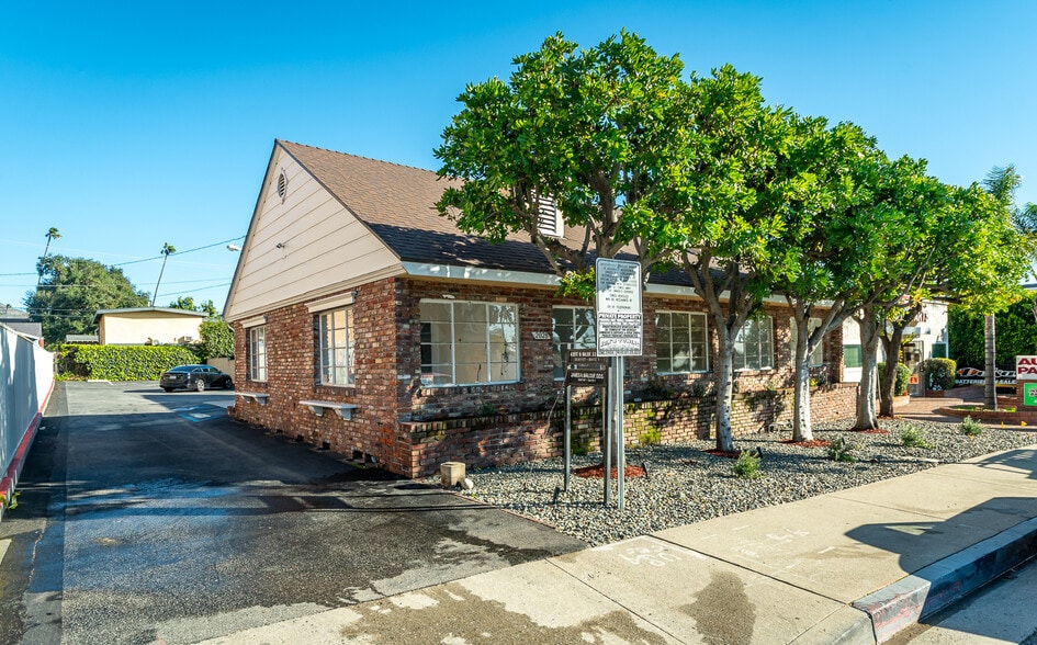 Primary Photo Of 2028 Lake Ave, Altadena Office For Sale