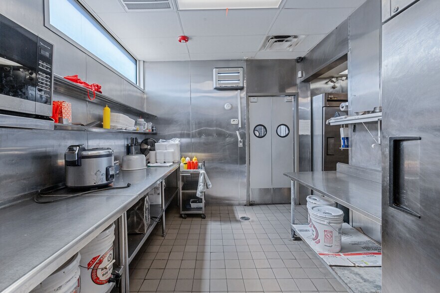 More Photos Of 102 Clinton Center Dr, Clinton Restaurant For Sale