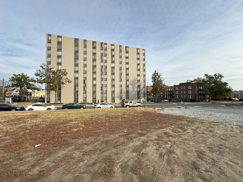 More Photos Of 602-610 S 17th St, Lincoln Land For Sale