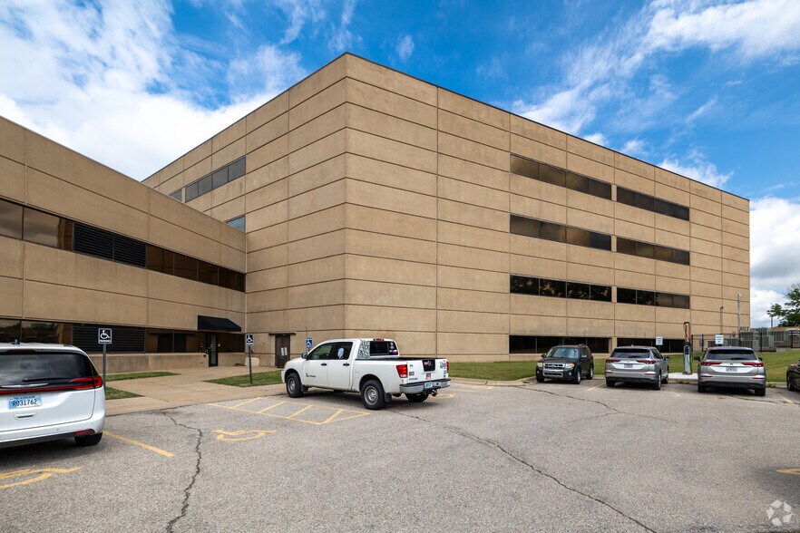 More Photos Of 9111 E Douglas Ave, Wichita Office For Lease