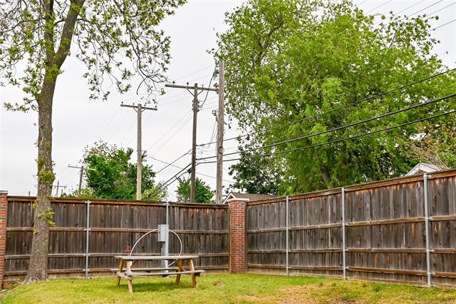 More Photos Of 1147 S Lewis Ave, Tulsa Freestanding For Sale