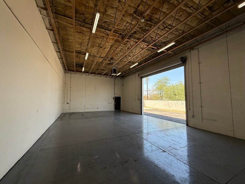More Photos Of 512 W 2nd Ave, Mesa Warehouse For Sale