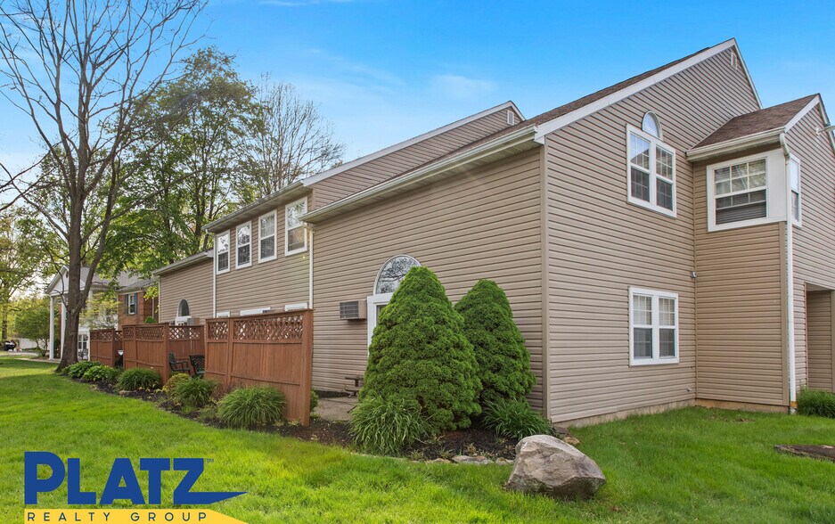 More Photos Of 7430 Becky Ct, Youngstown Apartments For Sale