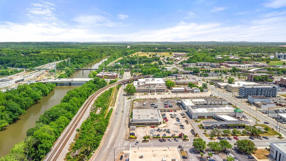 More Photos Of 124 3rd St, Macon-Bibb Medical For Sale