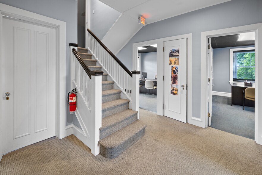 More Photos Of 184 W Main St, Trappe Office For Sale