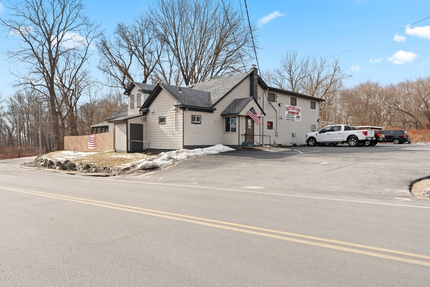 More Photos Of 415 Palmer Ave, Warwick Bar For Sale