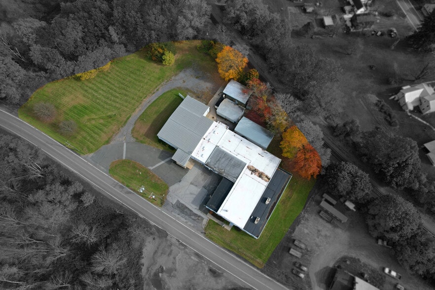 More Photos Of 180 Ushers Rd, Round Lake Warehouse For Sale