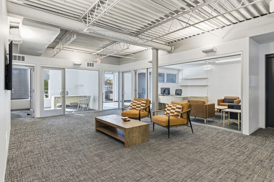 More Photos Of 125 Chenoweth Ln, Louisville Office Residential For Lease