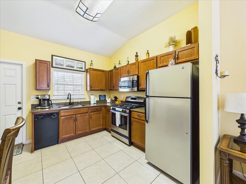 More Photos Of 100 Pilothouse Ct, Palatka Multifamily For Sale