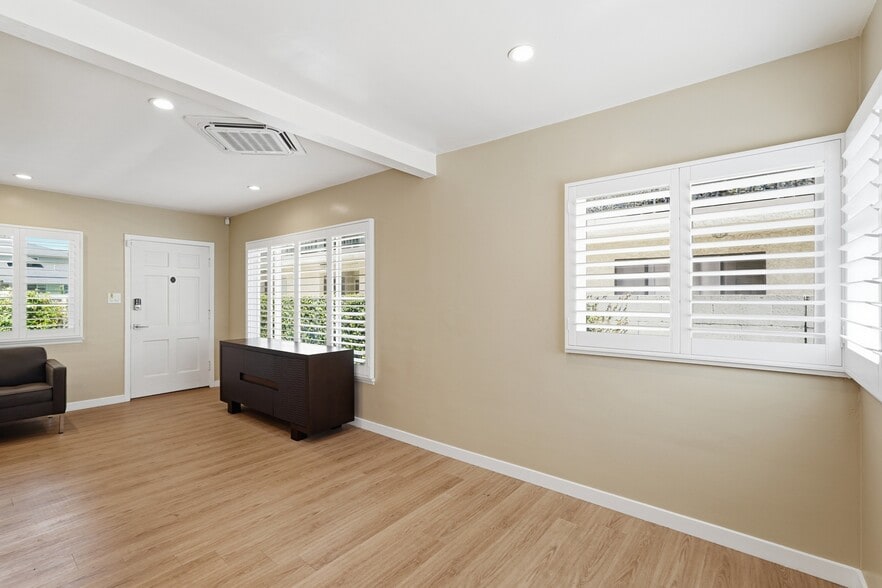 More Photos Of 5236 Bellingham Ave, Valley Village Apartments For Sale