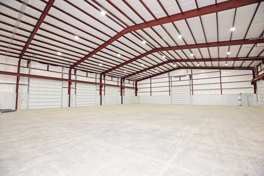 More Photos Of 930 338 loop, Odessa Warehouse For Lease