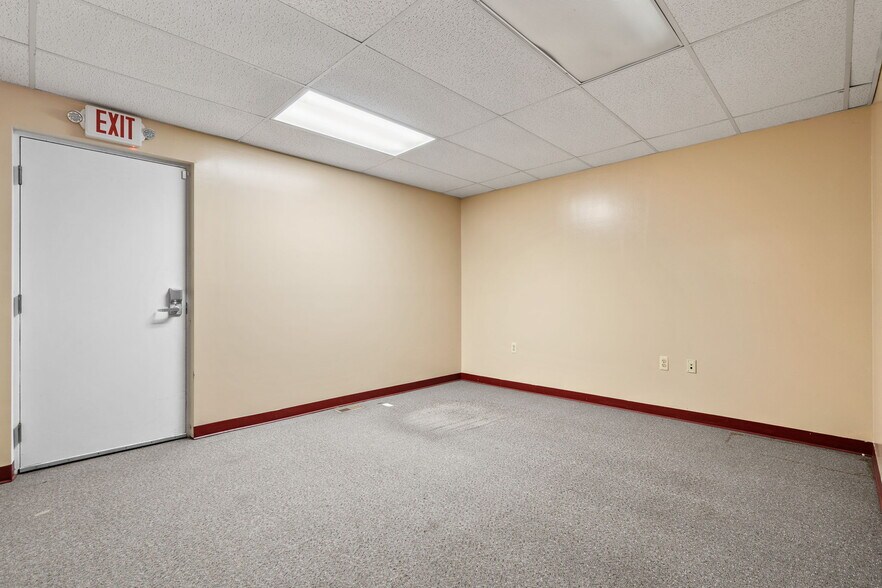 More Photos Of 4 Corwin Ct, Newburgh Medical For Sale