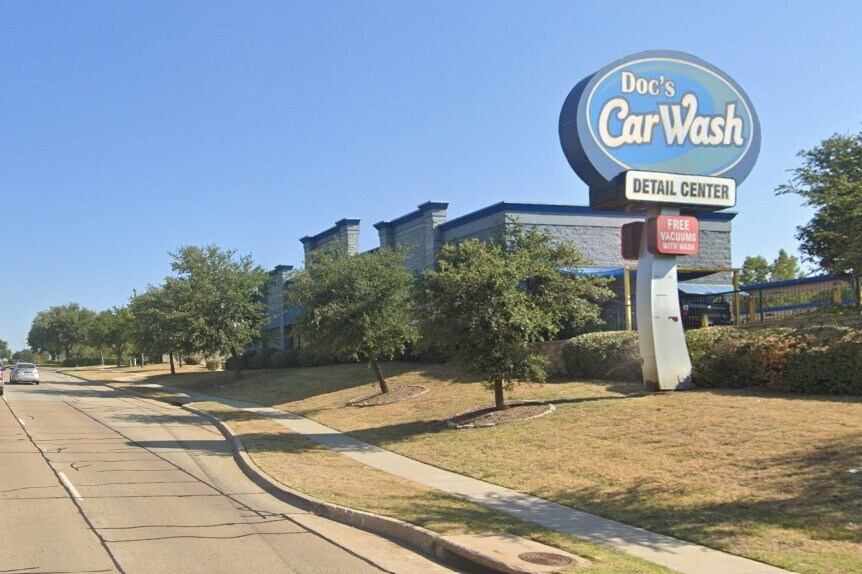 More Photos Of 2561 MacArthur Blvd, Lewisville Carwash For Sale