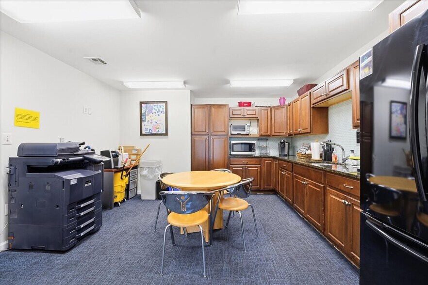 More Photos Of 96 Freneau Ave, Matawan Office For Sale