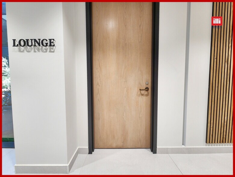 More Photos Of 5121 Van Nuys Blvd, Sherman Oaks Office Residential For Lease