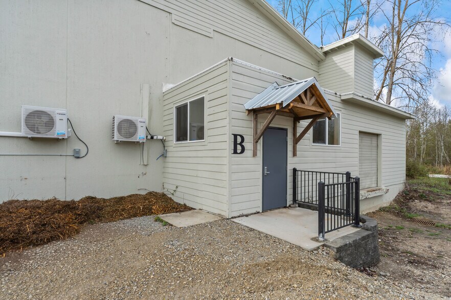 More Photos Of 703 N 7th St, Chewelah Manufacturing For Sale
