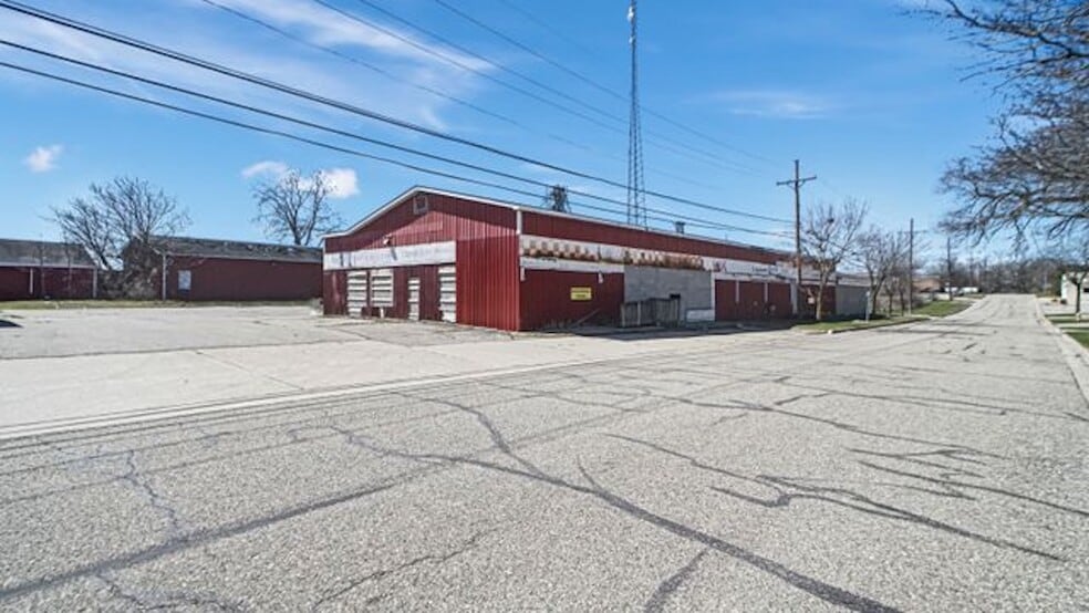 More Photos Of 265 Howard St, Lapeer Warehouse For Sale