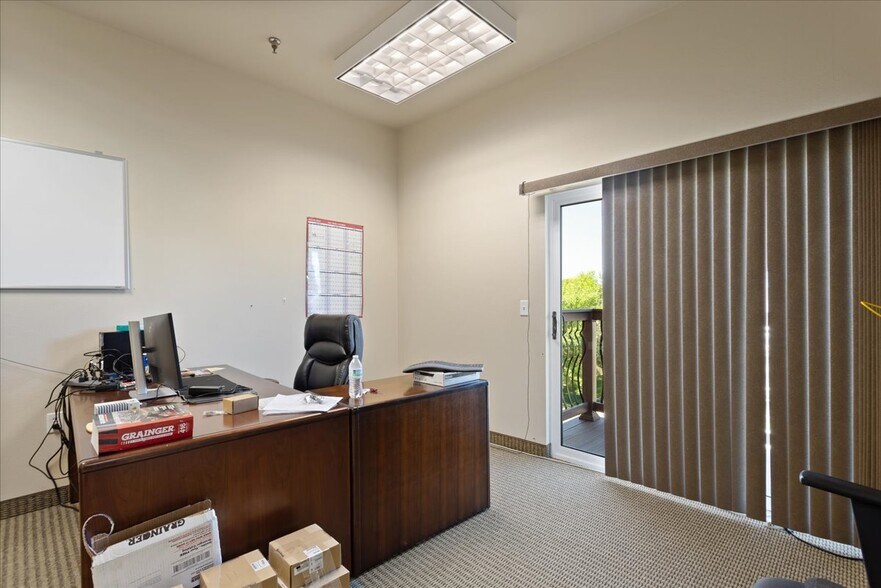 More Photos Of 1103 Old Town Ln, Cheyenne Office For Sale
