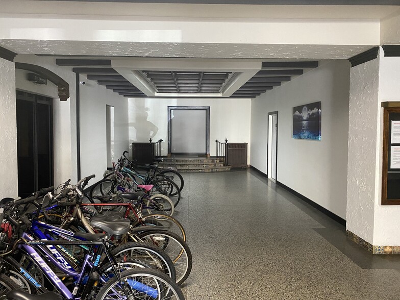 More Photos Of 404 E Main St, Niles Apartments For Sale
