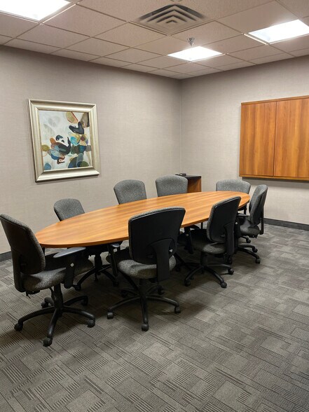 More Photos Of 2780 Snelling Ave N, Roseville Medical For Lease