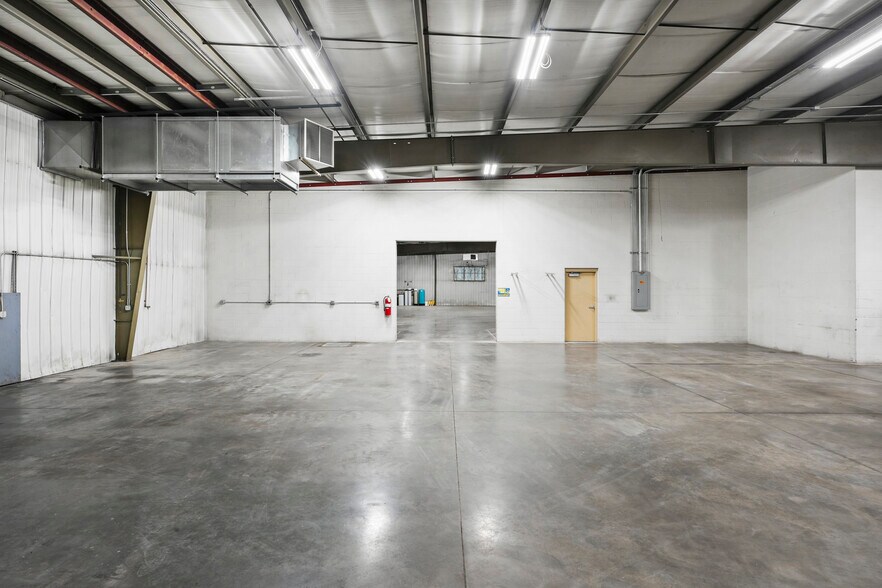 More Photos Of 4811 Curtis Rd, Dodgeville Warehouse For Sale