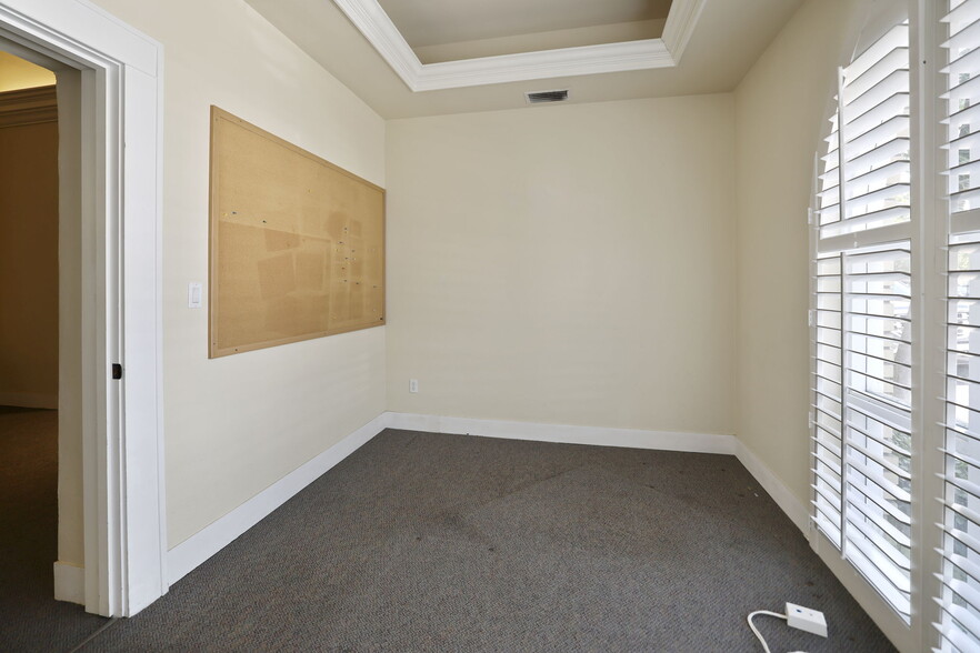 More Photos Of 155 8th St N, Saint Petersburg Office Residential For Lease