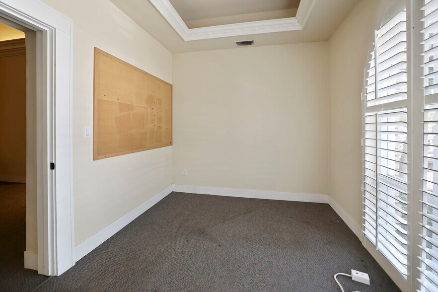 More Photos Of 155 8th St N, Saint Petersburg Office Residential For Lease