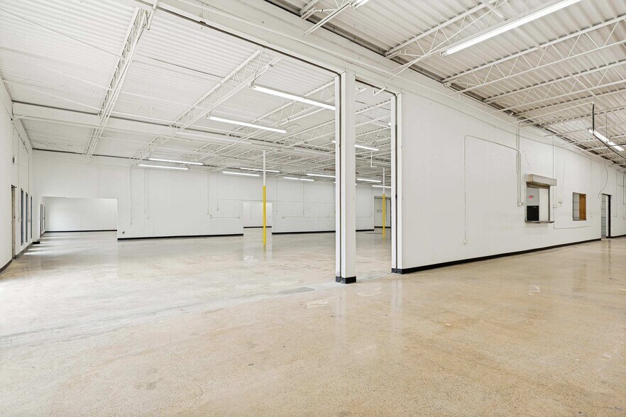 More Photos Of 417 N Interurban St, Richardson Warehouse For Sale