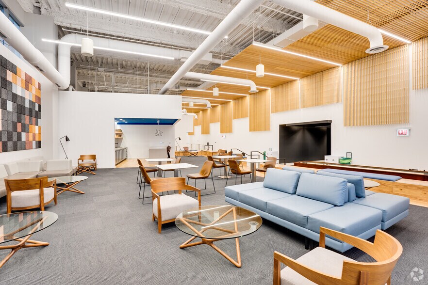 More Photos Of 200 W Adams St, Chicago Office For Lease