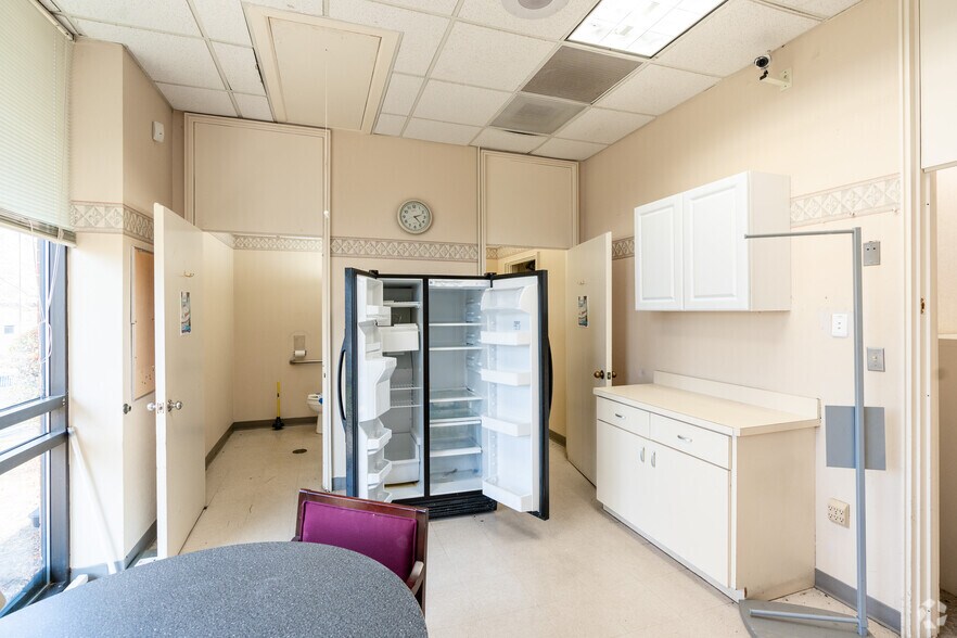 More Photos Of 1775 Dobbins Dr, Chapel Hill Bank For Sale