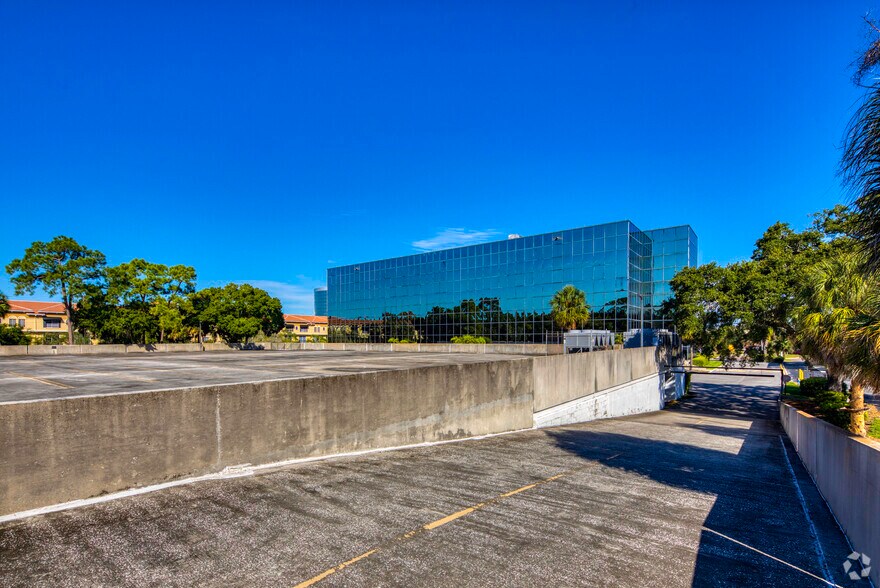 More Photos Of 5100 W Kennedy Blvd, Tampa Office For Lease