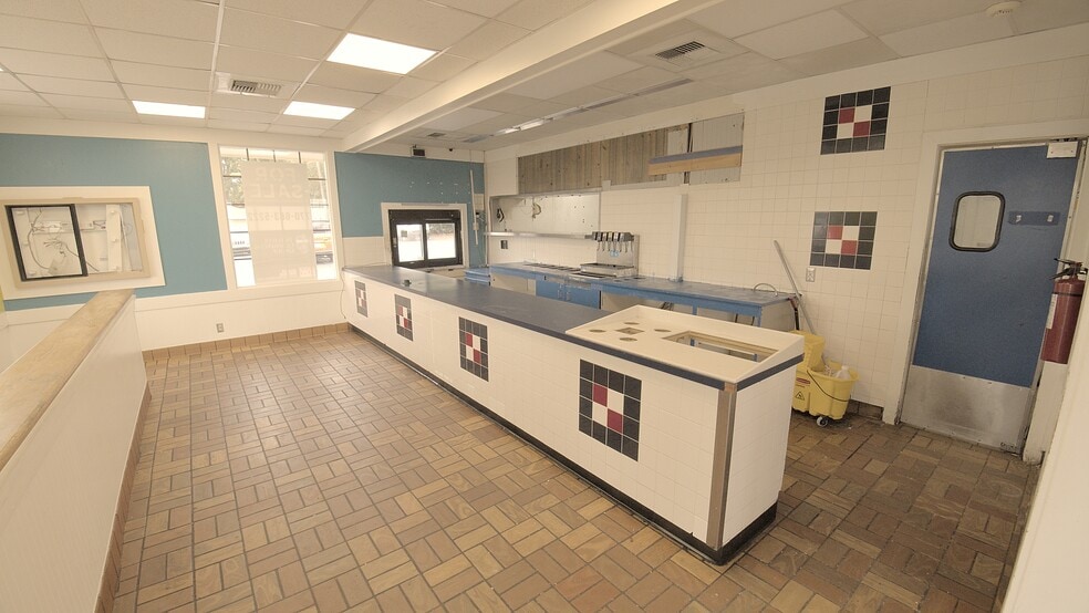 More Photos Of 2032 Montreal Rd, Tucker Fast Food For Sale