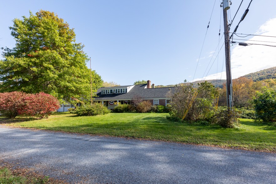 More Photos Of 4 Whitman Rd, Stephentown Sports And Entertainment For Sale
