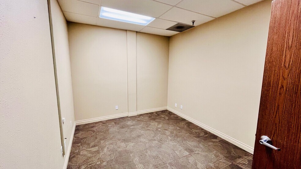 More Photos Of 15409 Anacapa Rd, Victorville Loft Creative Space For Sale