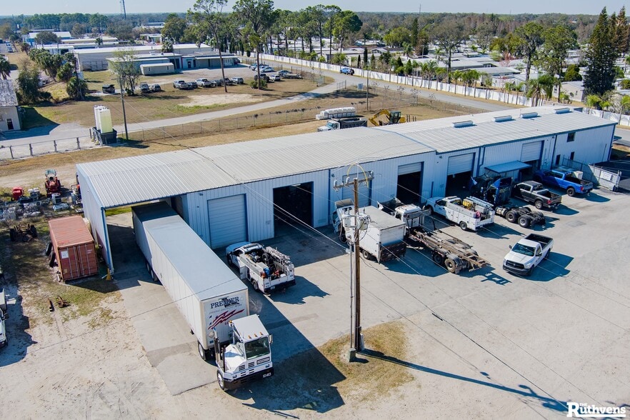 More Photos Of 330 W Brannen Rd, Lakeland Service For Lease